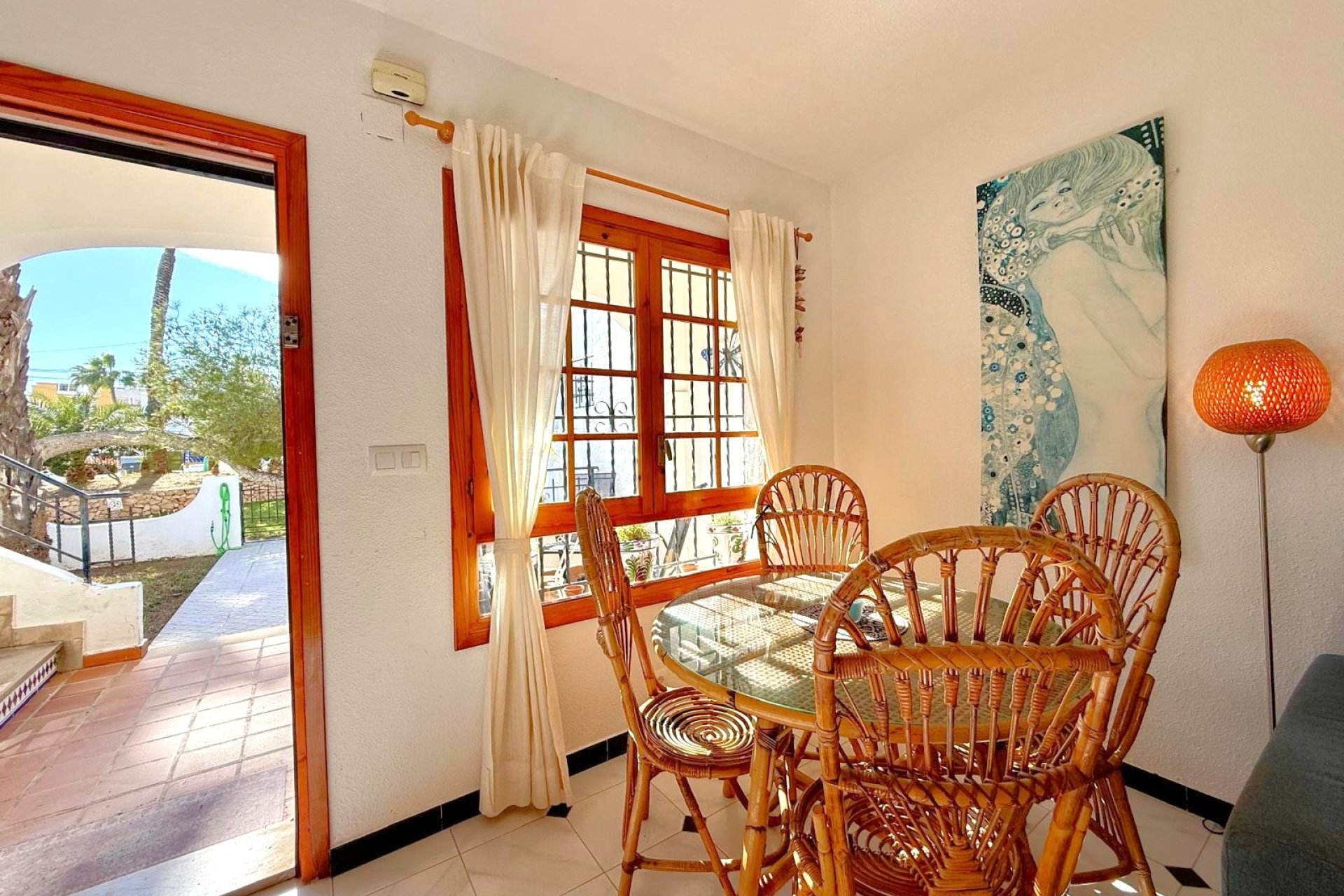 Resale - Townhouse -
Villamartin