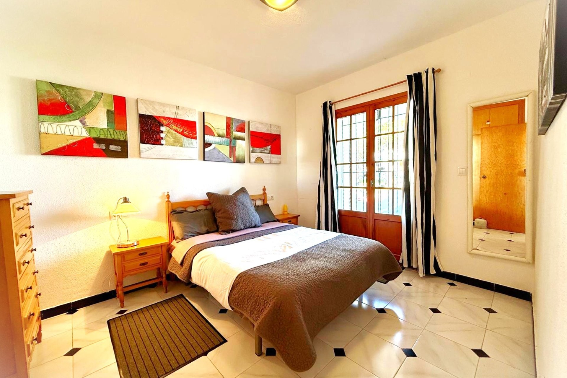 Resale - Townhouse -
Villamartin