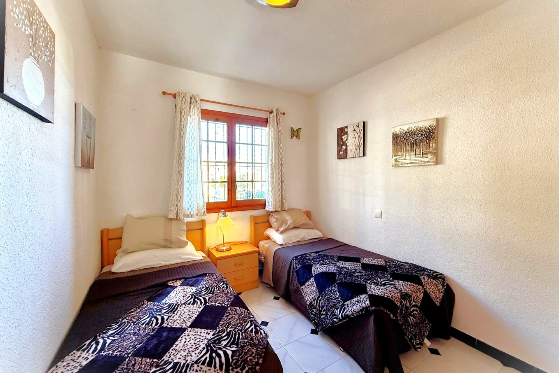 Resale - Townhouse -
Villamartin