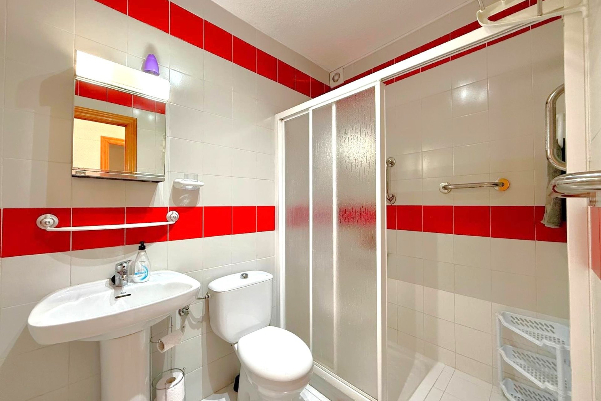 Resale - Townhouse -
Villamartin