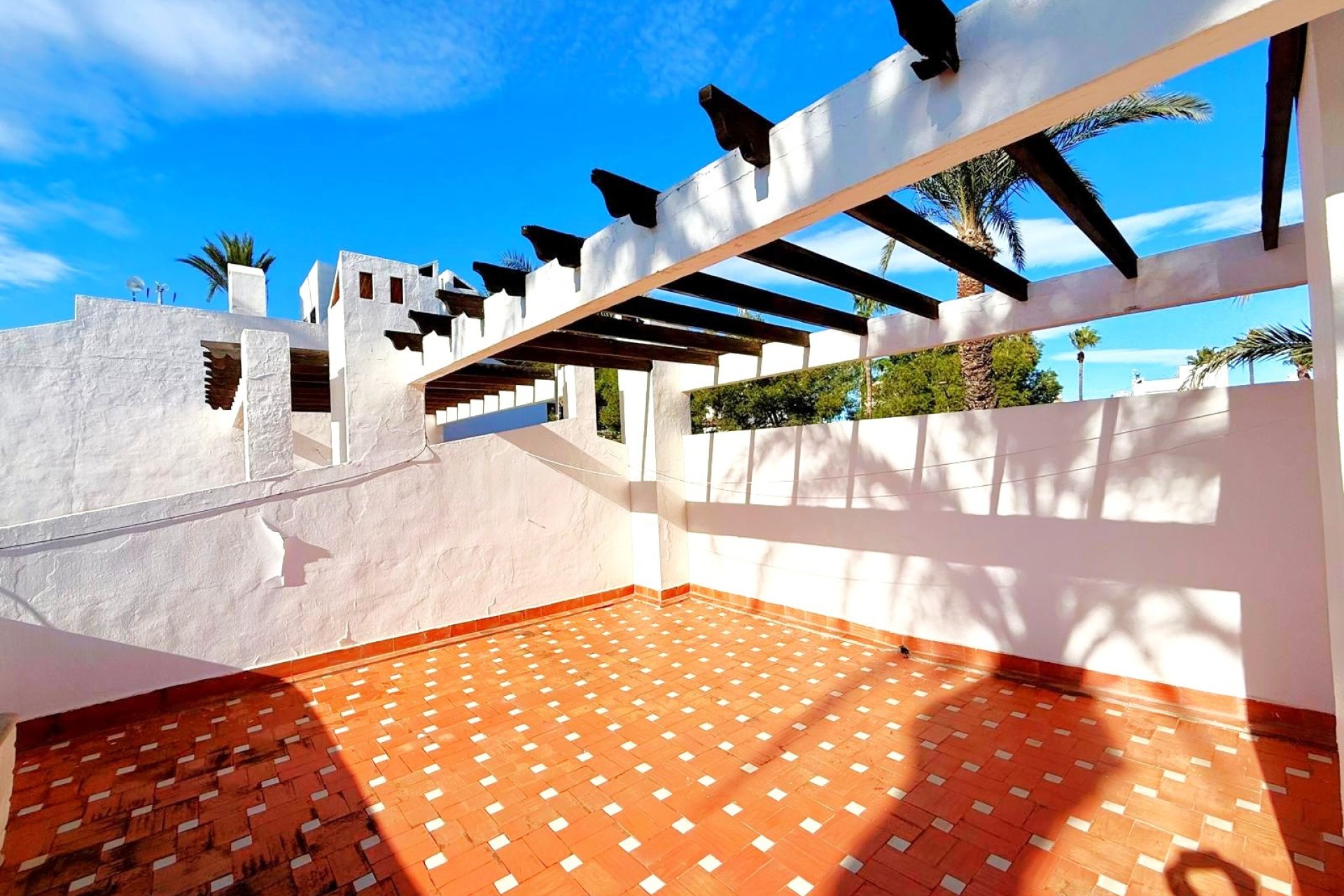 Resale - Townhouse -
Villamartin