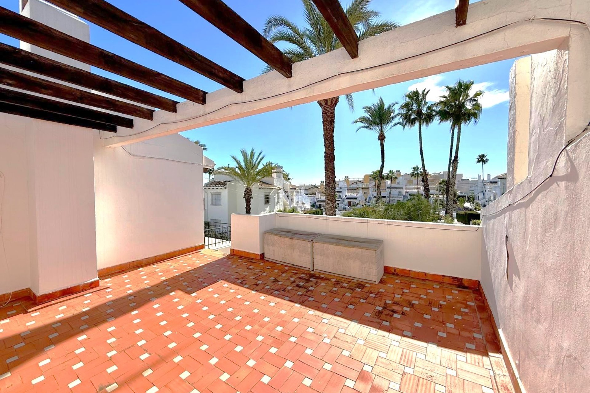 Resale - Townhouse -
Villamartin