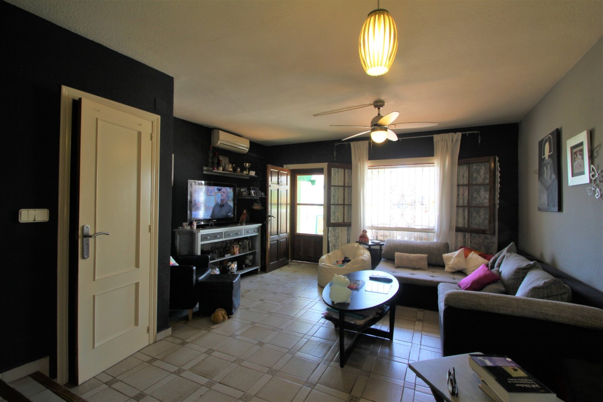 Resale - Townhouse -
Villamartin