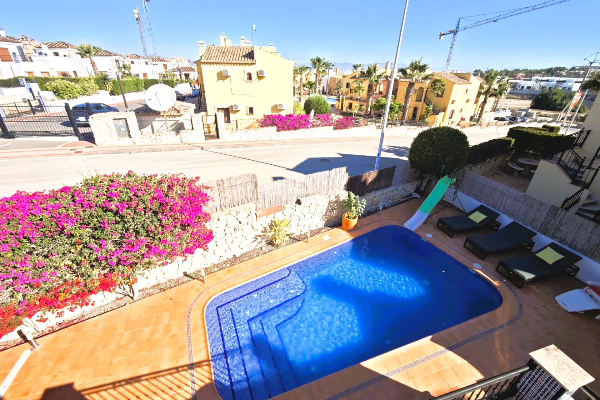 Resale - Villa -
Algorfa - La Finca Golf