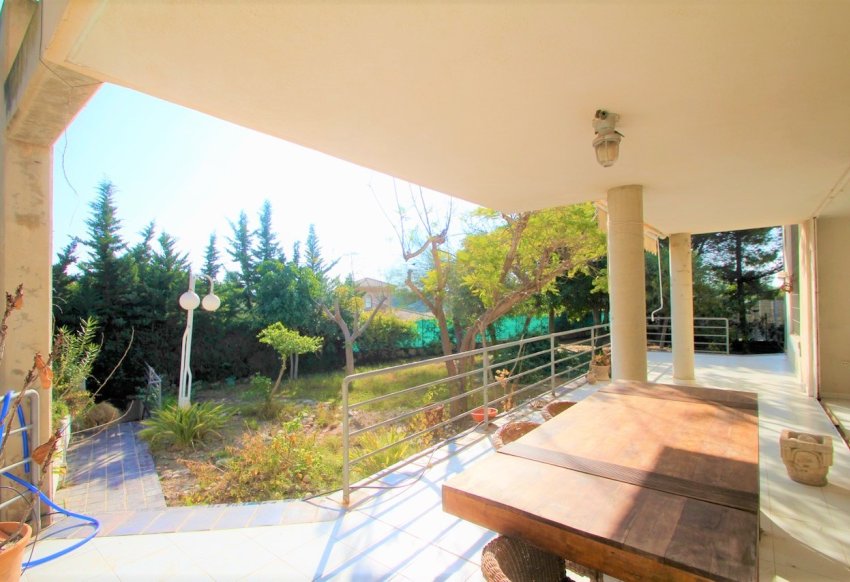 Resale - Villa -
Alicante - Campoamor