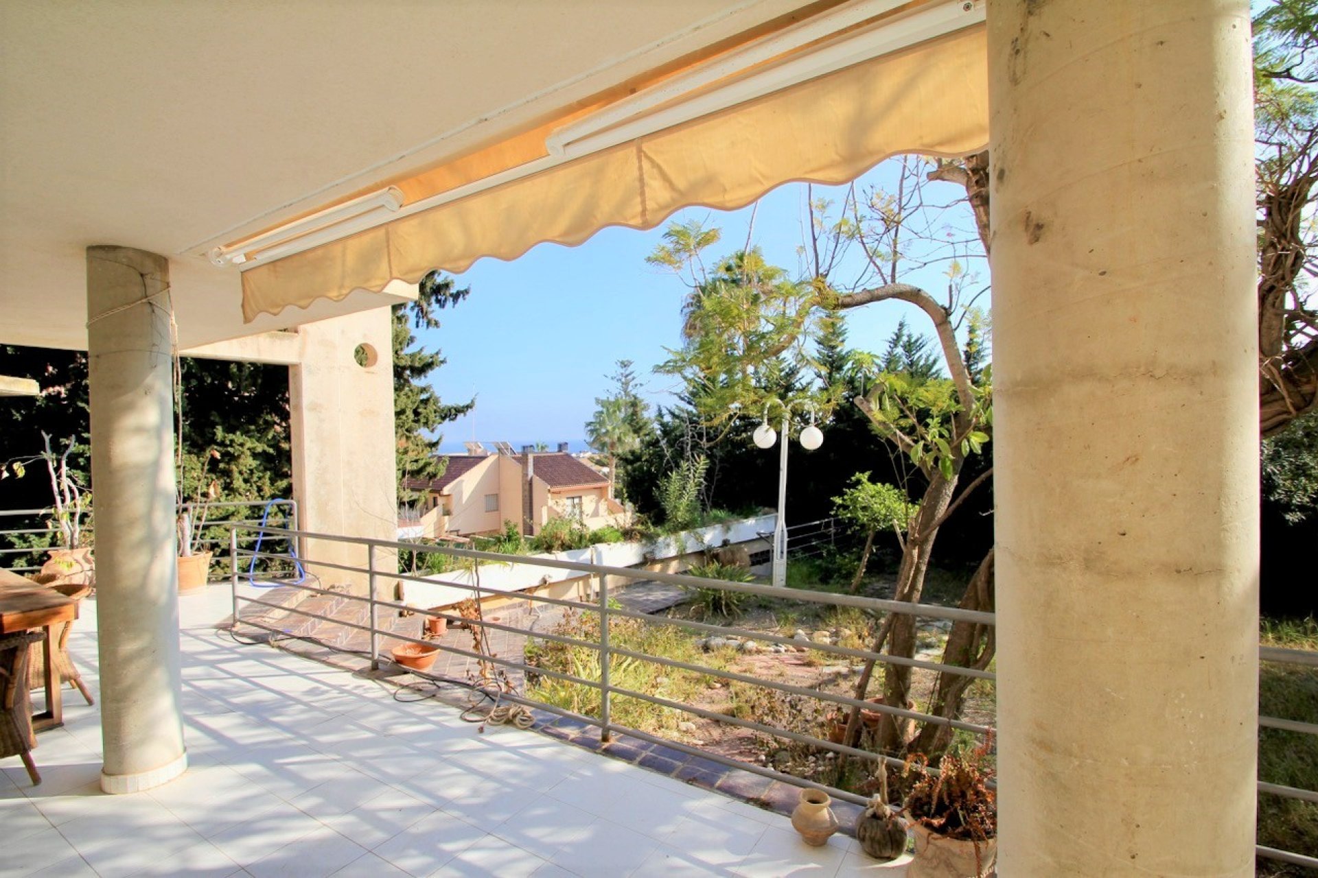 Resale - Villa -
Alicante - Campoamor