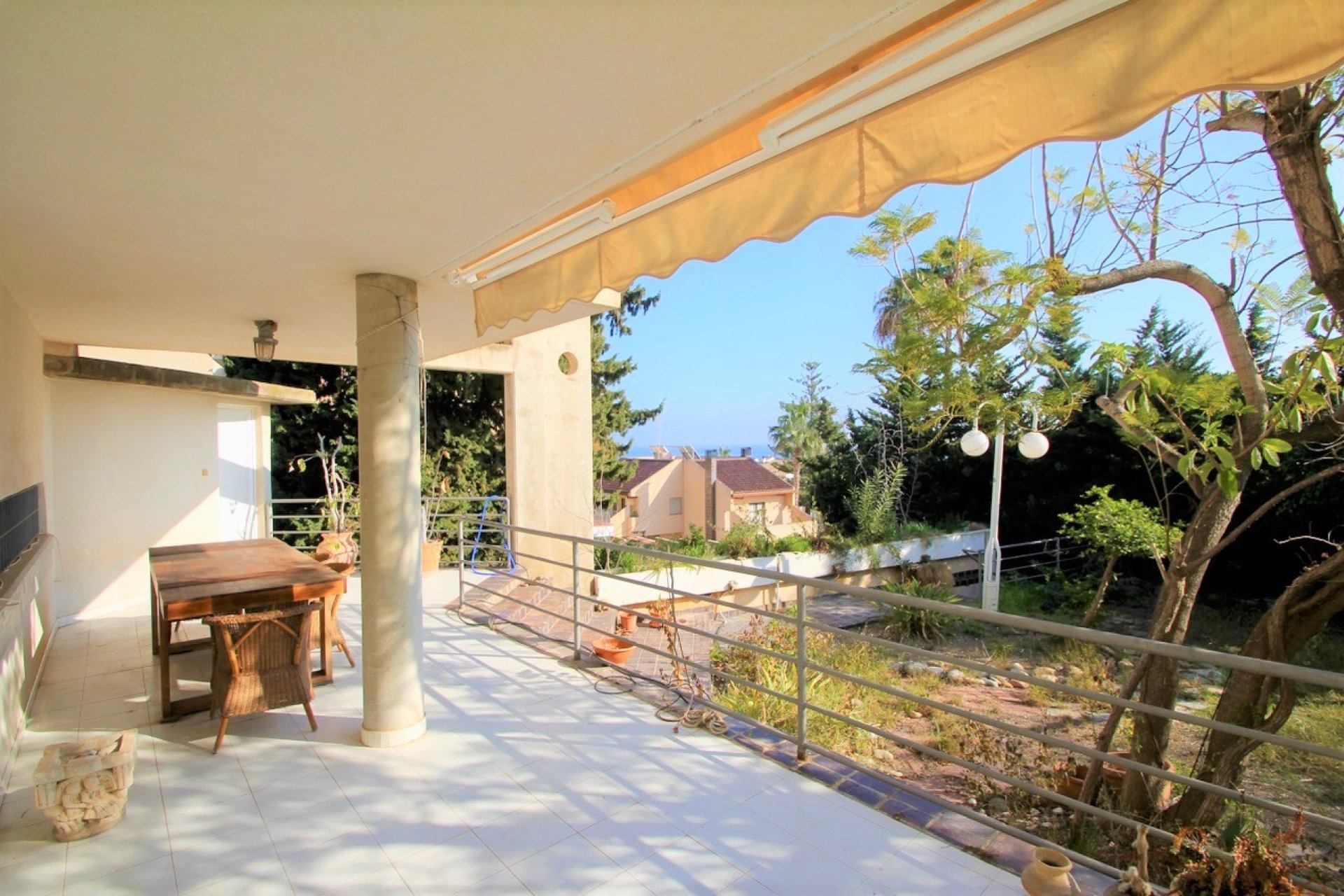 Resale - Villa -
Alicante - Campoamor
