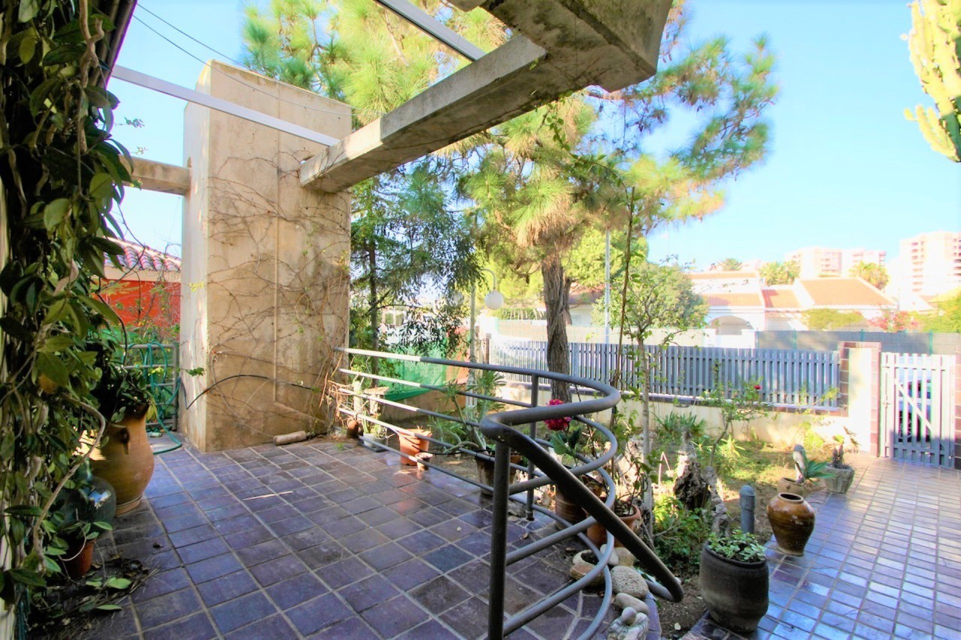 Resale - Villa -
Alicante - Campoamor