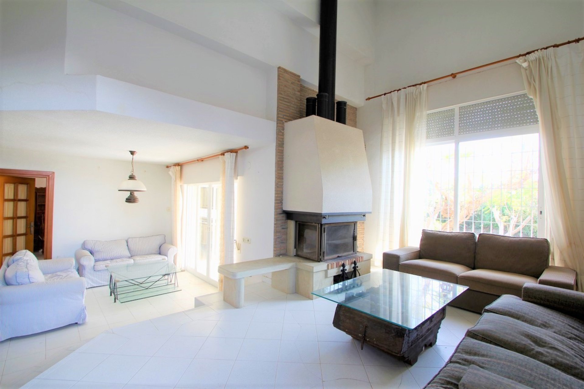 Resale - Villa -
Alicante - Campoamor