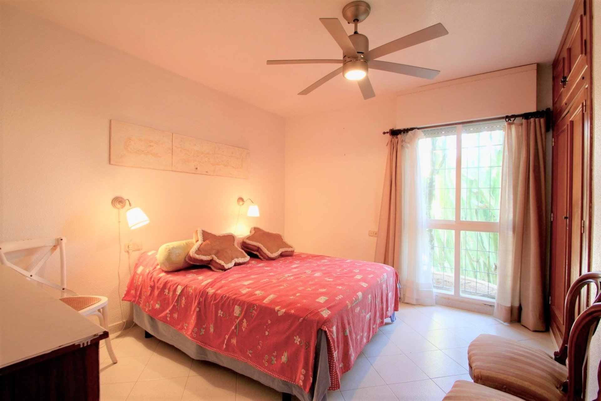 Resale - Villa -
Alicante - Campoamor