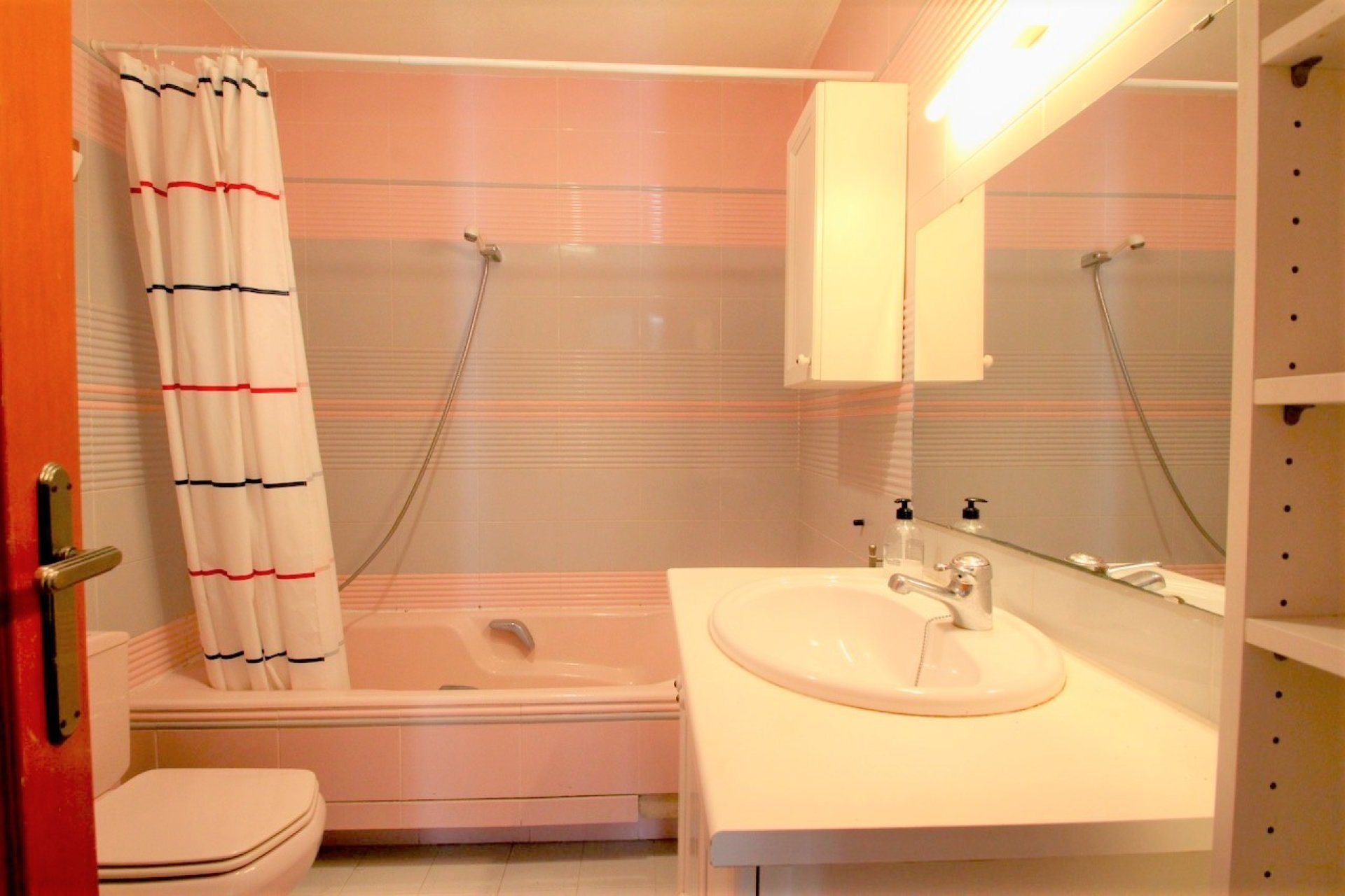 Resale - Villa -
Alicante - Campoamor
