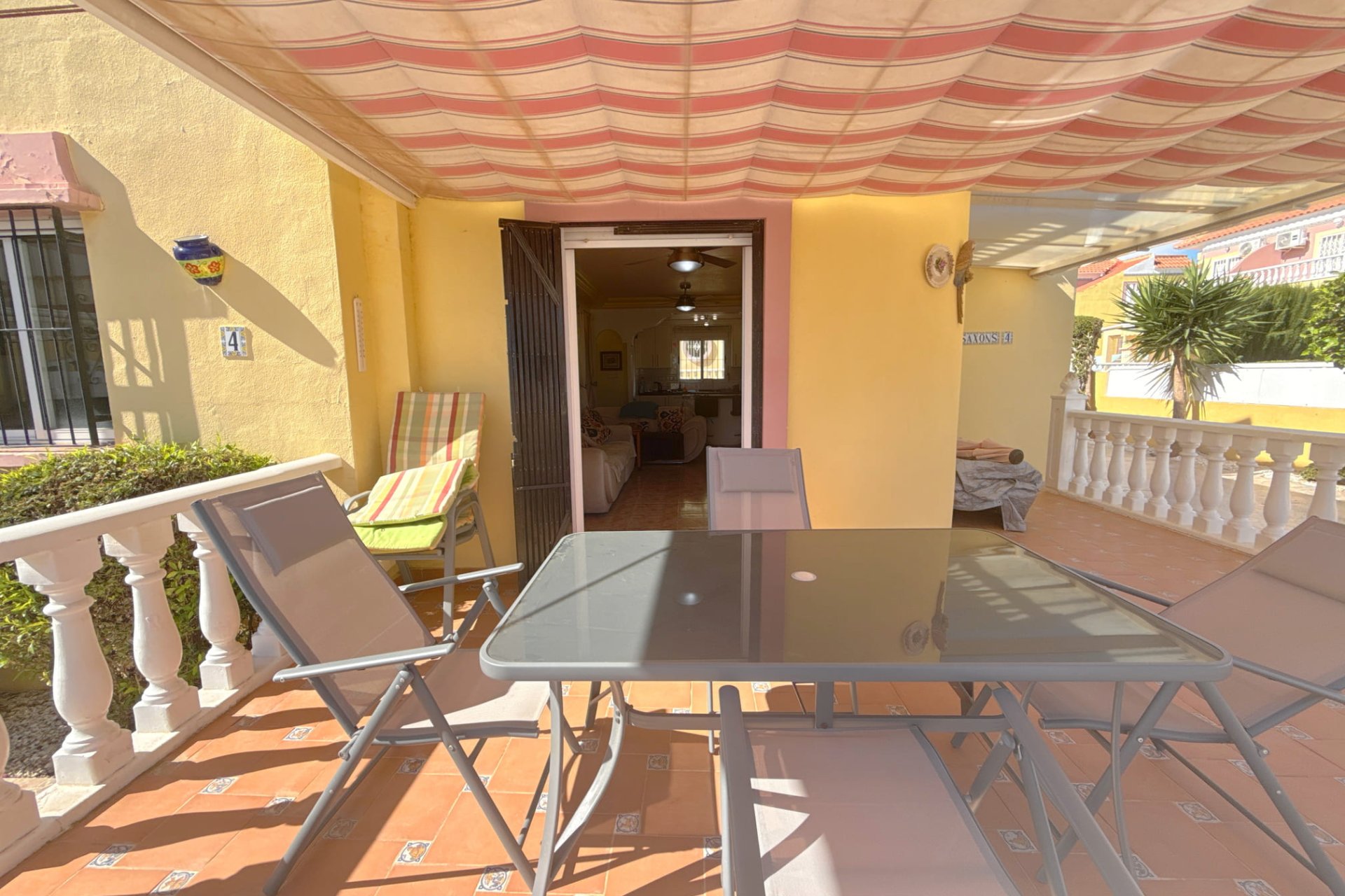 Resale - Villa -
Cabo Roig - Cabo Roig>La Regia