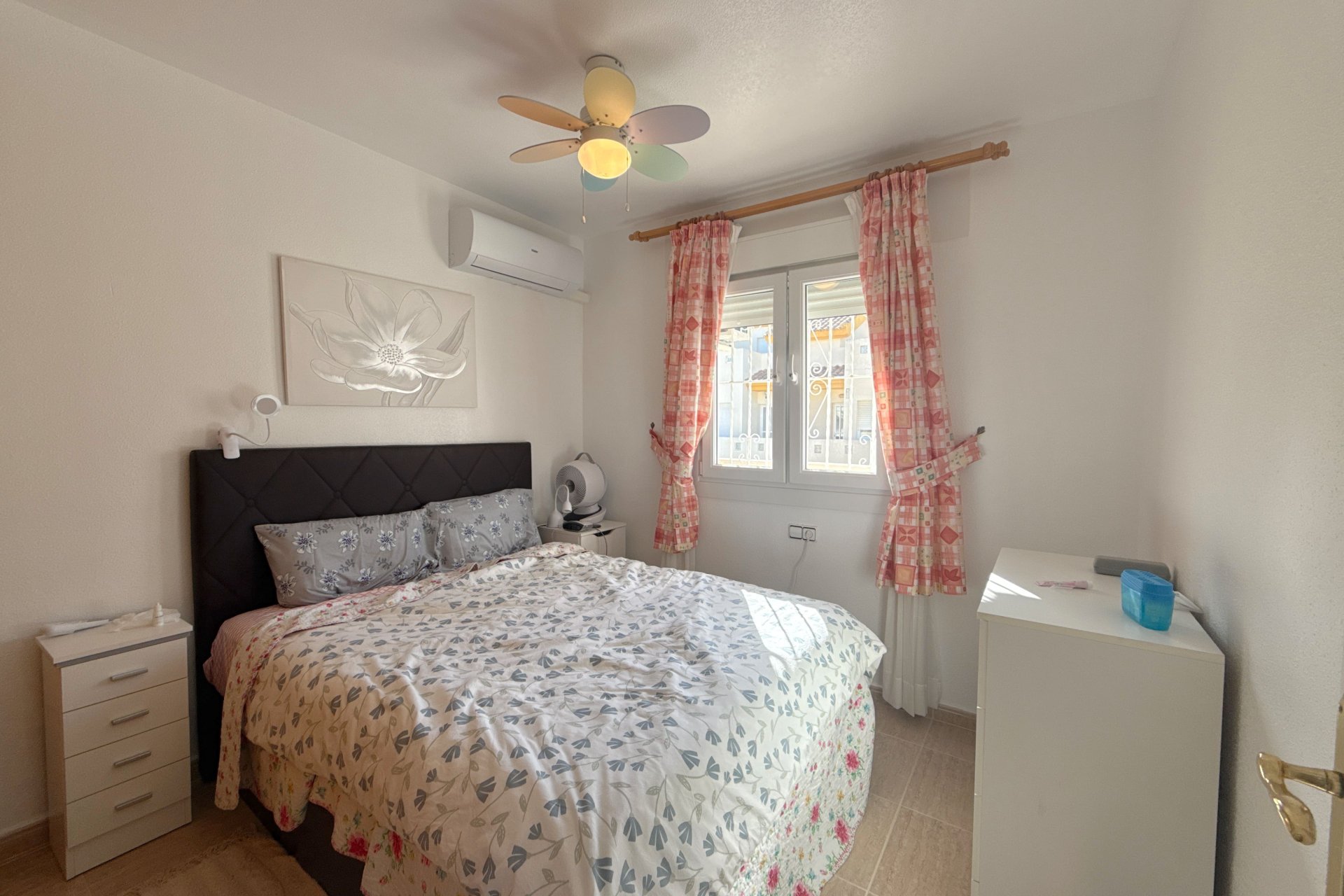 Resale - Villa -
Cabo Roig