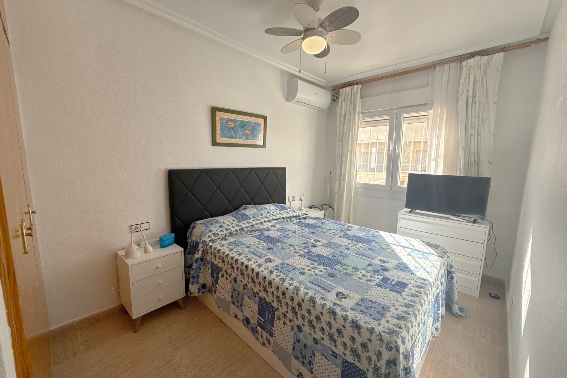 Resale - Villa -
Cabo Roig