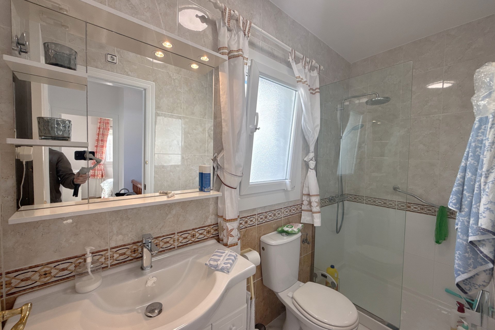 Resale - Villa -
Cabo Roig