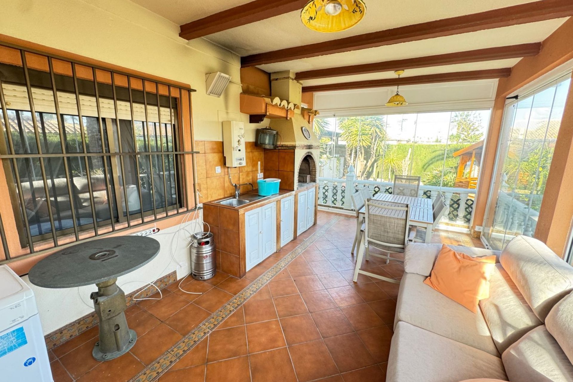 Resale - Villa -
Cabo Roig