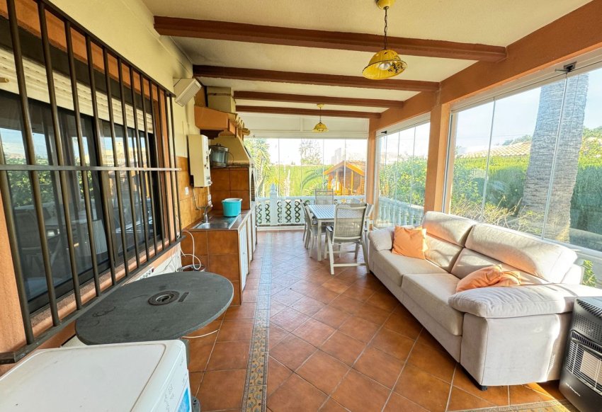 Resale - Villa -
Cabo Roig