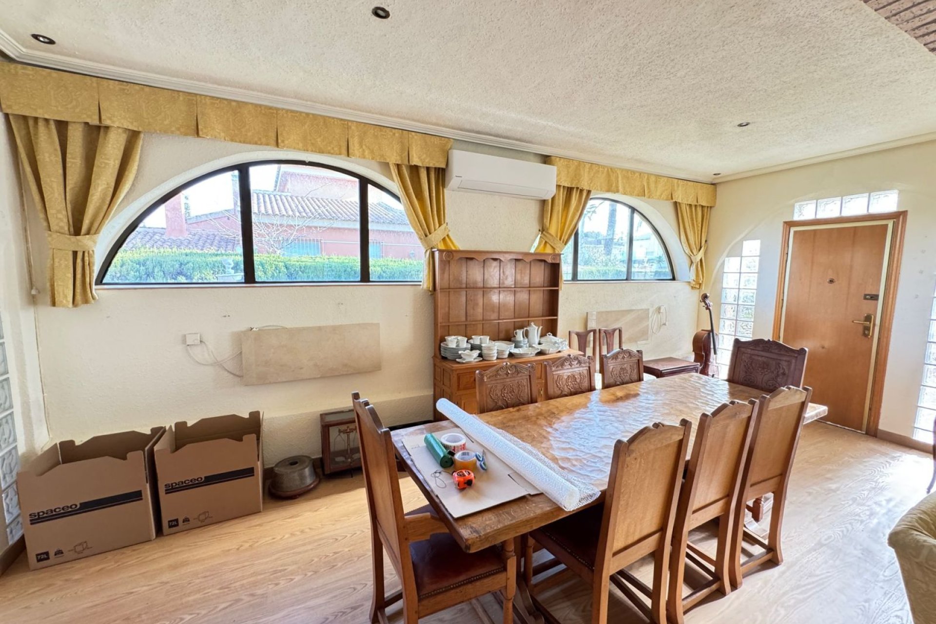 Resale - Villa -
Cabo Roig