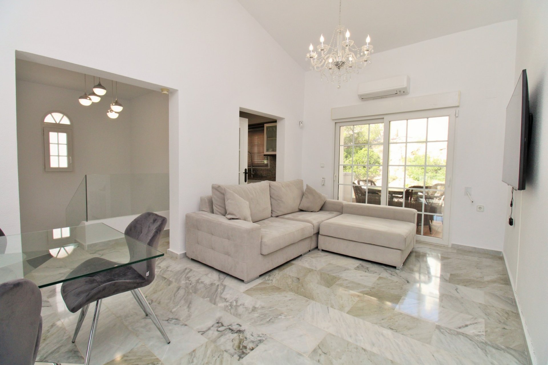 Resale - Villa -
Las Ramblas