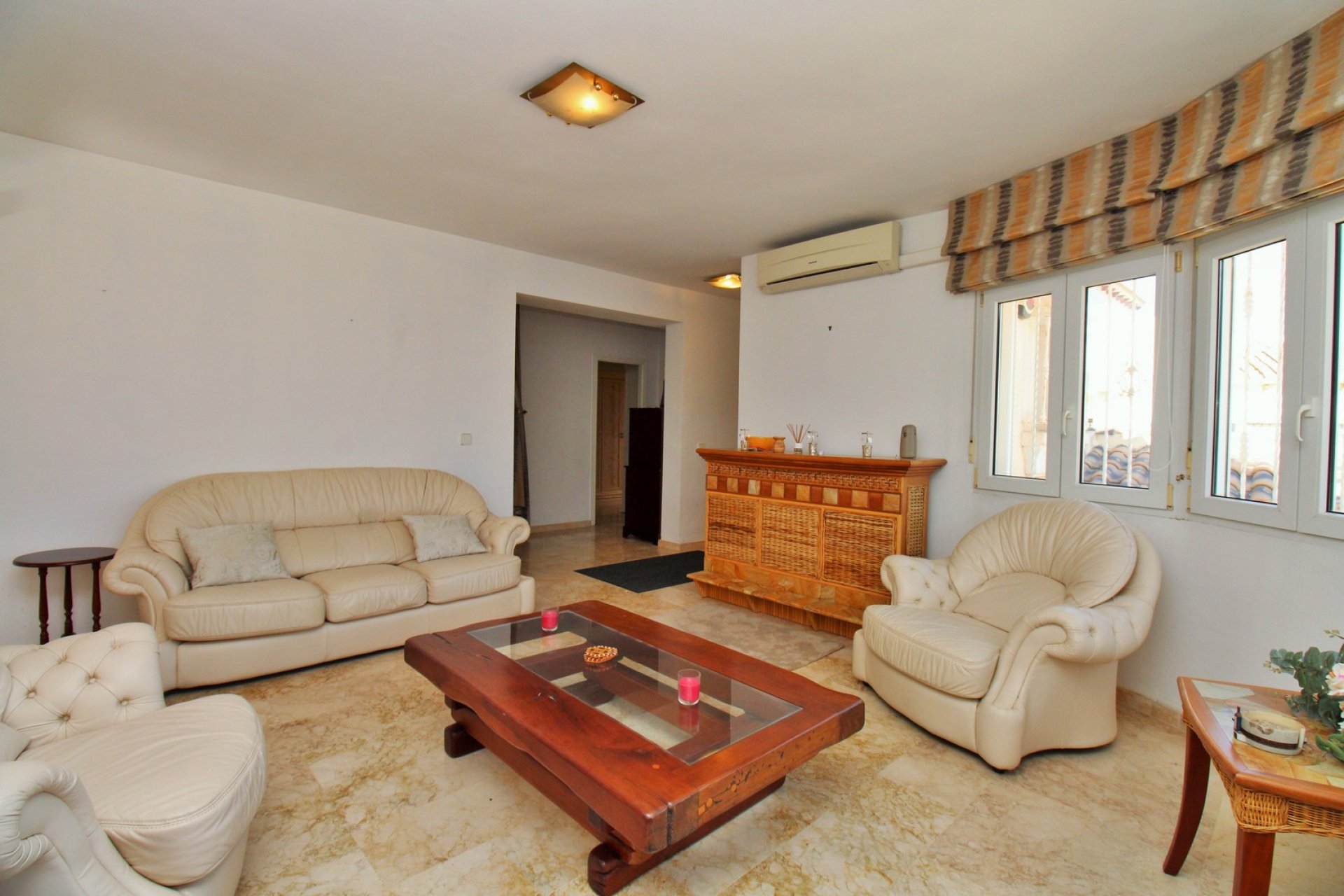 Resale - Villa -
Las Ramblas