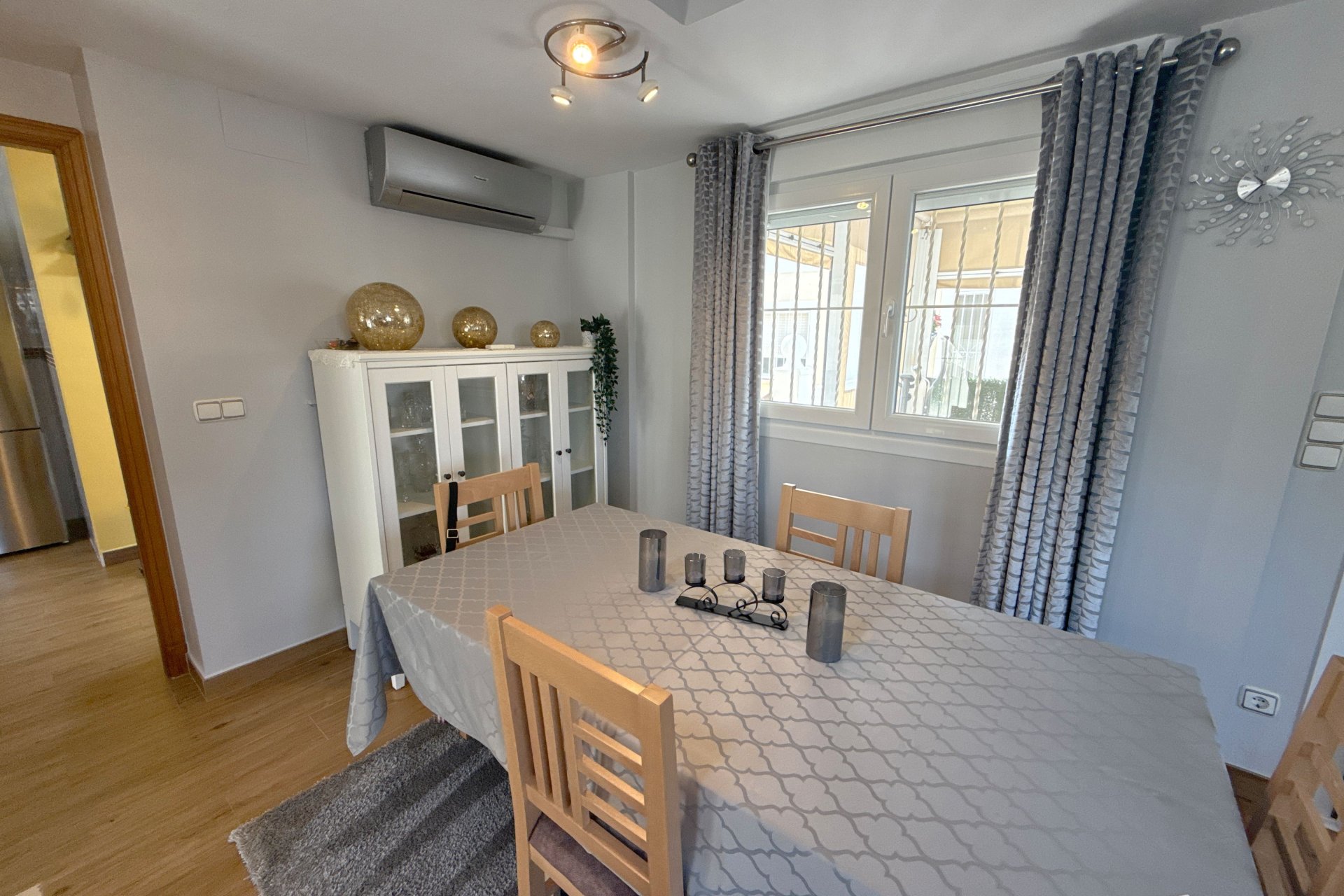 Resale - Villa -
Lomas de Cabo Roig
