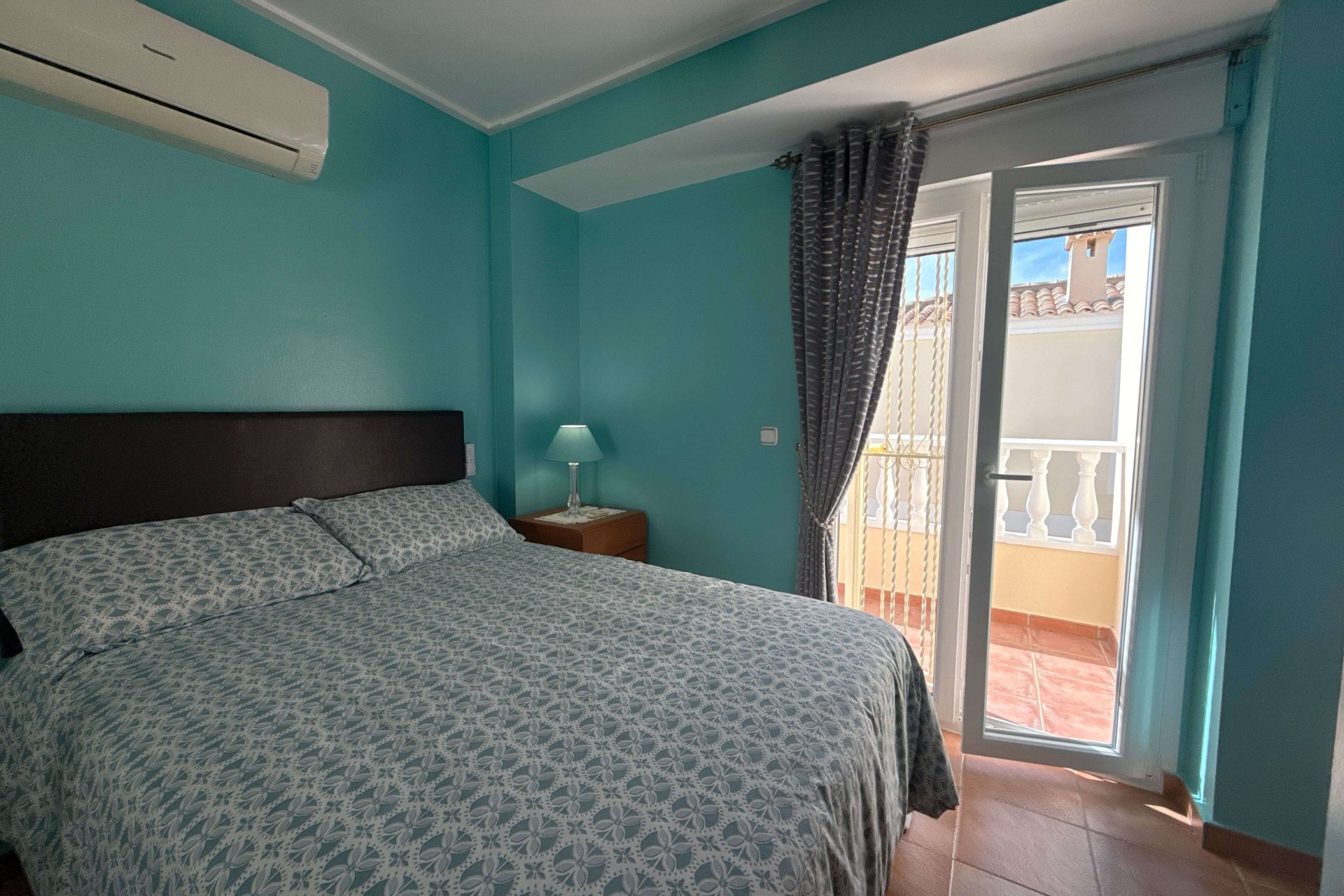 Resale - Villa -
Lomas de Cabo Roig