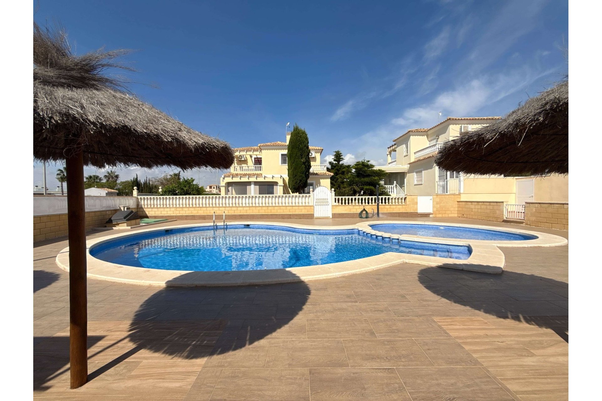 Resale - Villa -
Lomas de Cabo Roig