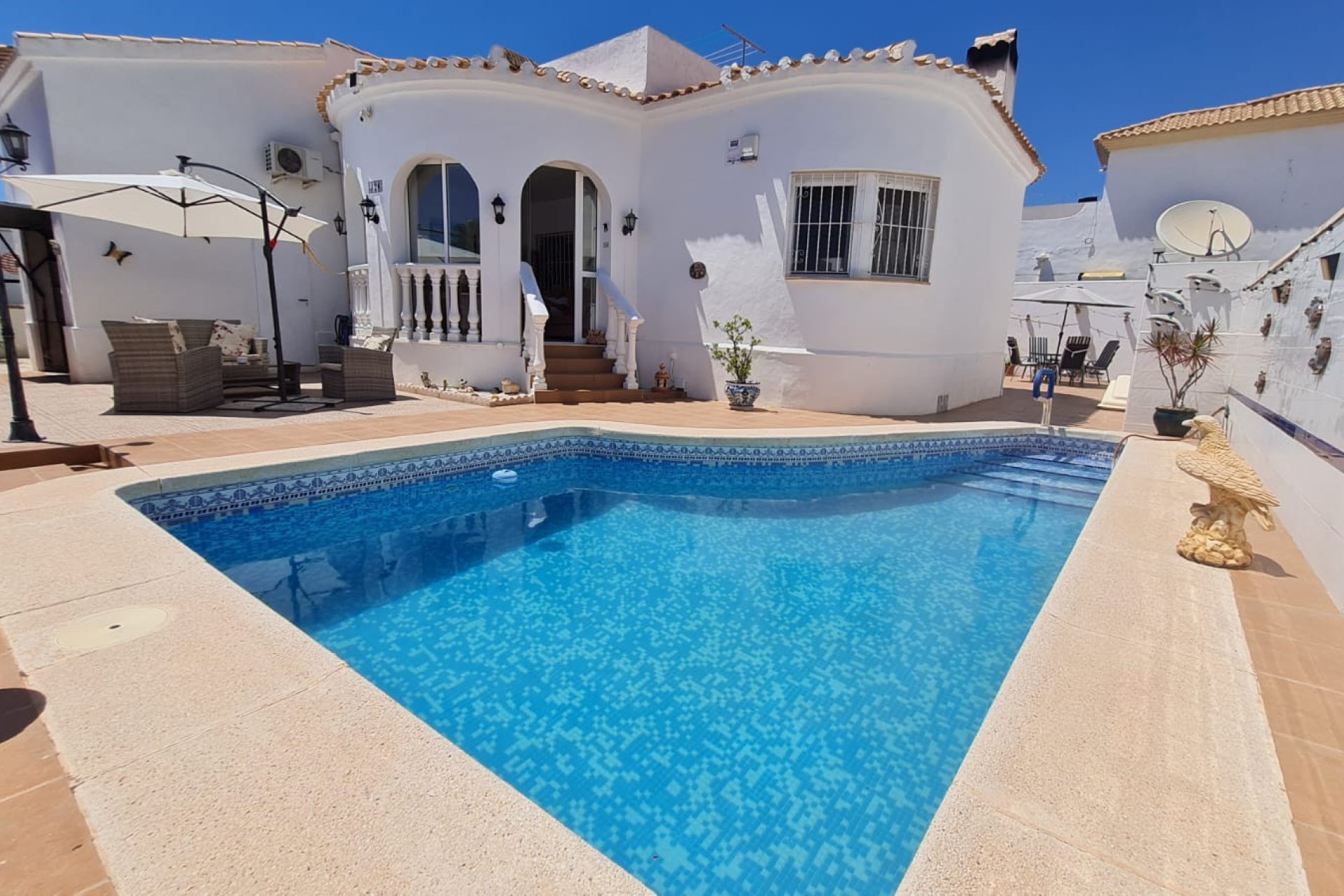 Resale - Villa -
Orihuela Costa - La Florida