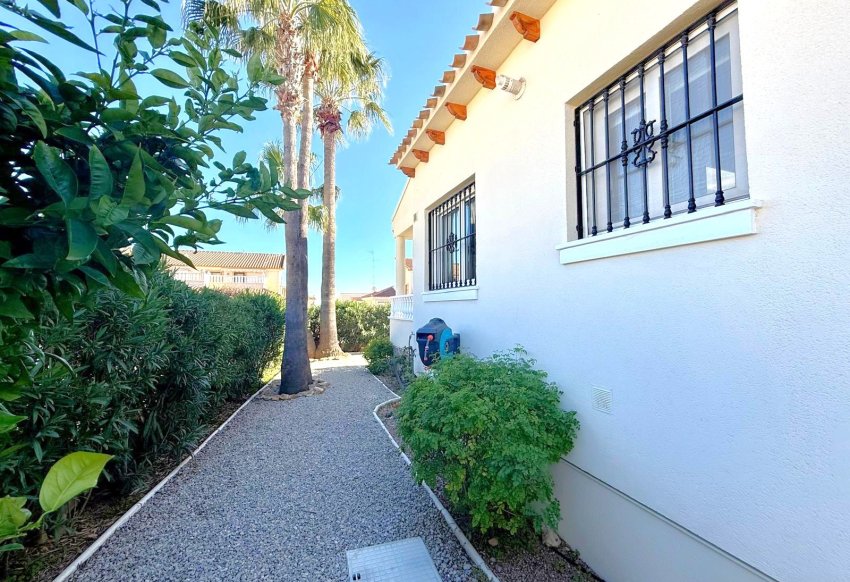 Resale - Villa -
Orihuela Costa - Los Dolses