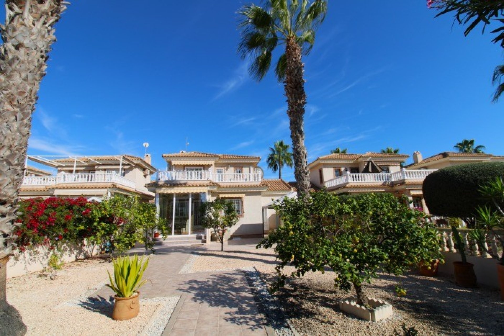 Resale - Villa -
Orihuela Costa - Los Dolses