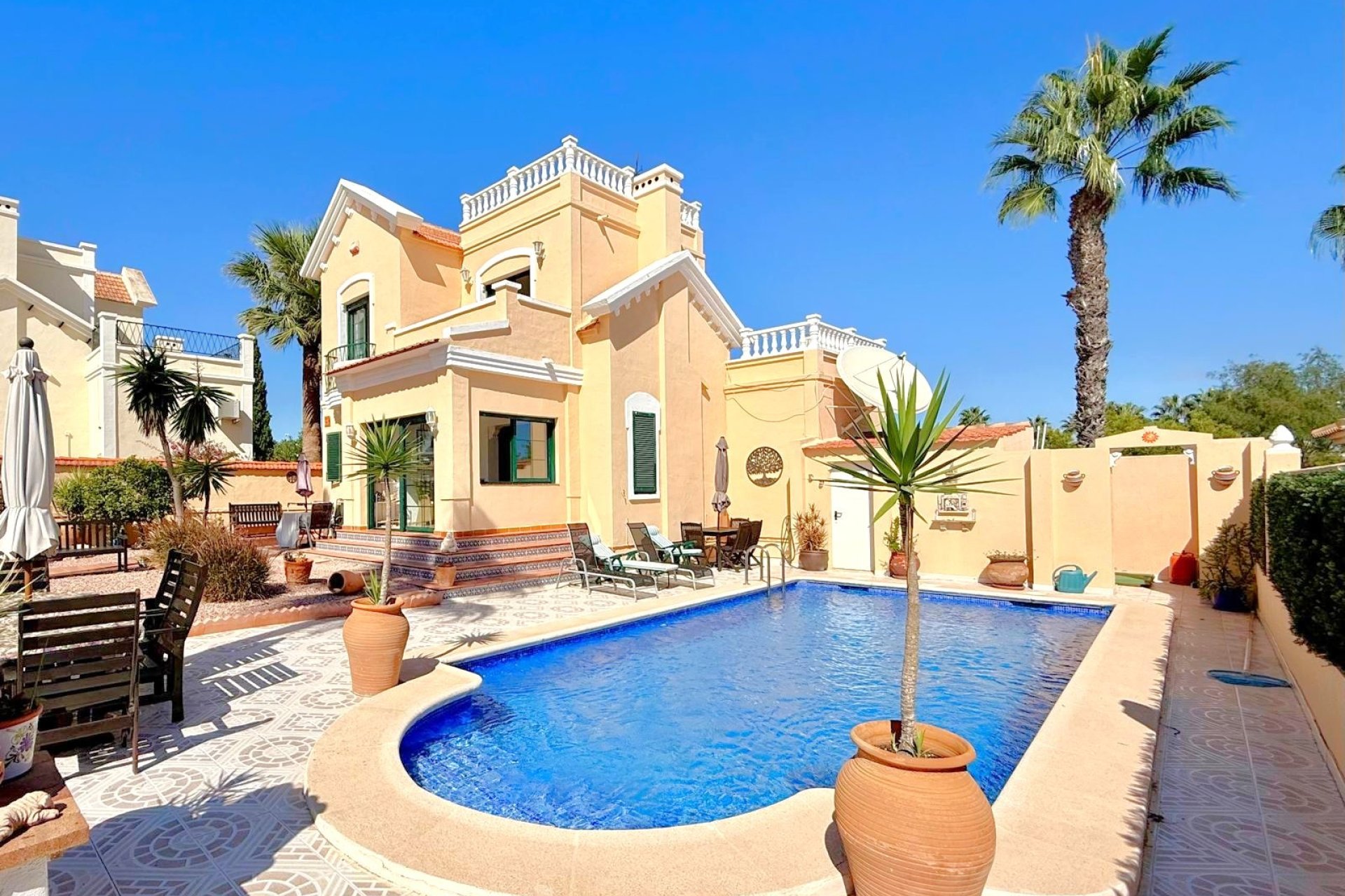 Resale - Villa -
Orihuela Costa - Los Dolses
