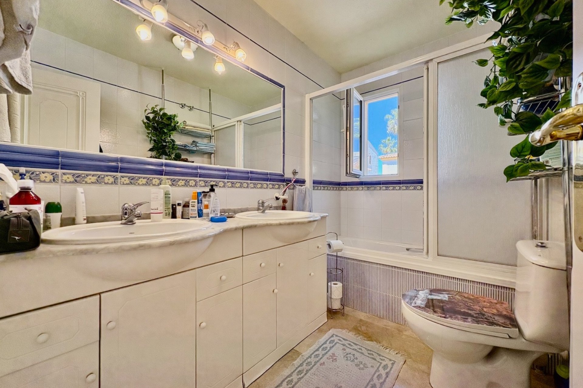 Resale - Villa -
Orihuela Costa - Villamartín