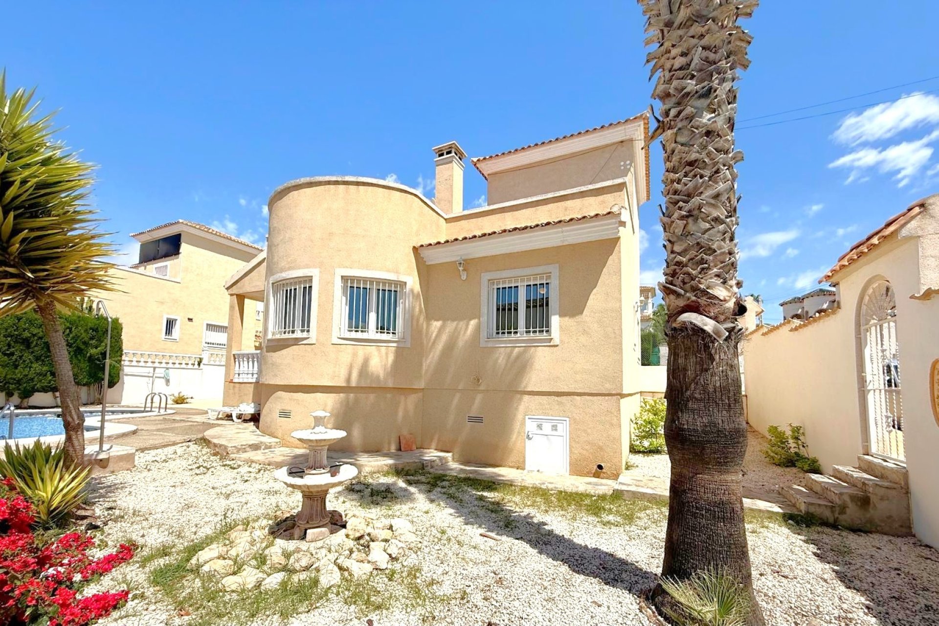 Resale - Villa -
Orihuela Costa - Villamartín