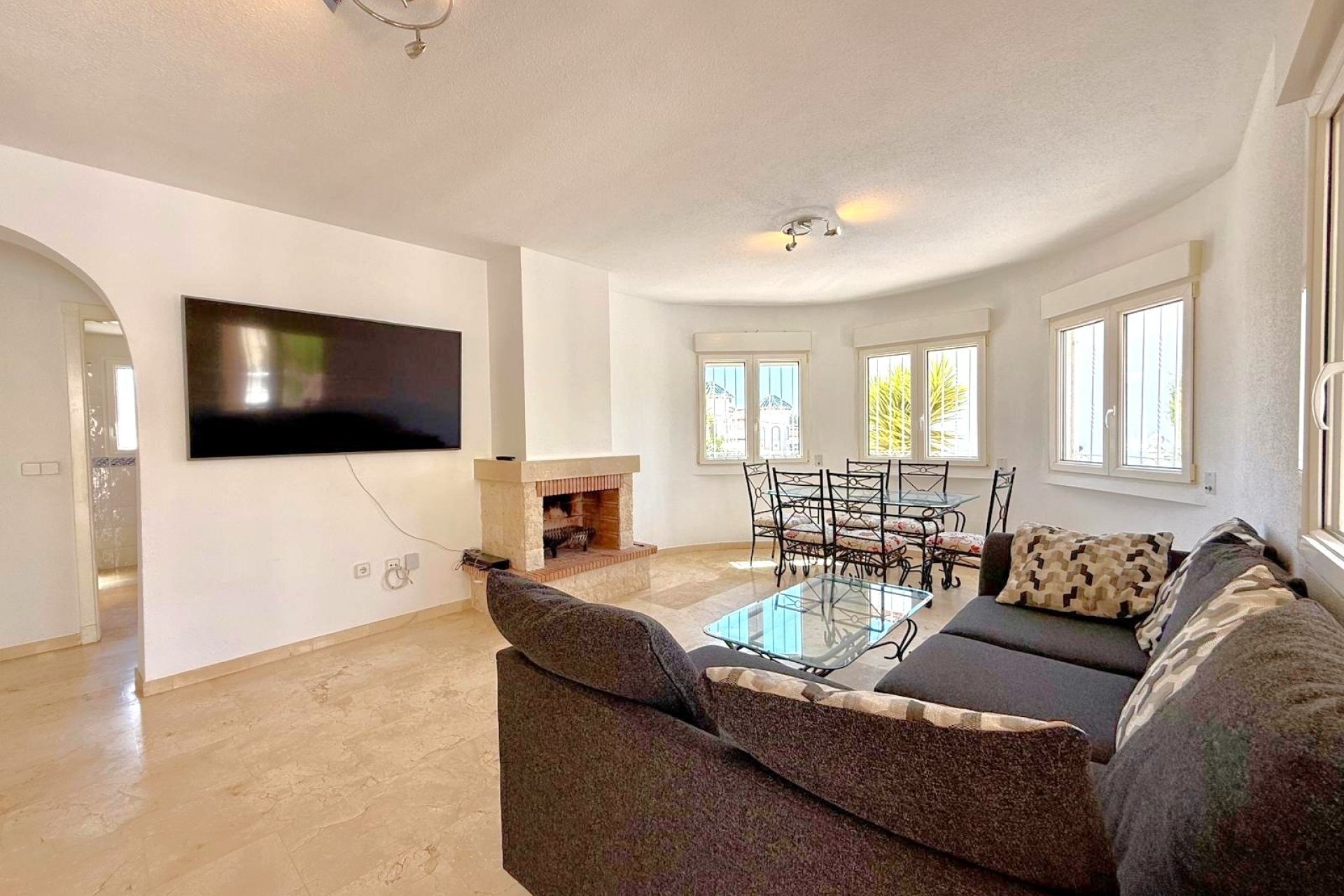 Resale - Villa -
Orihuela Costa - Villamartín