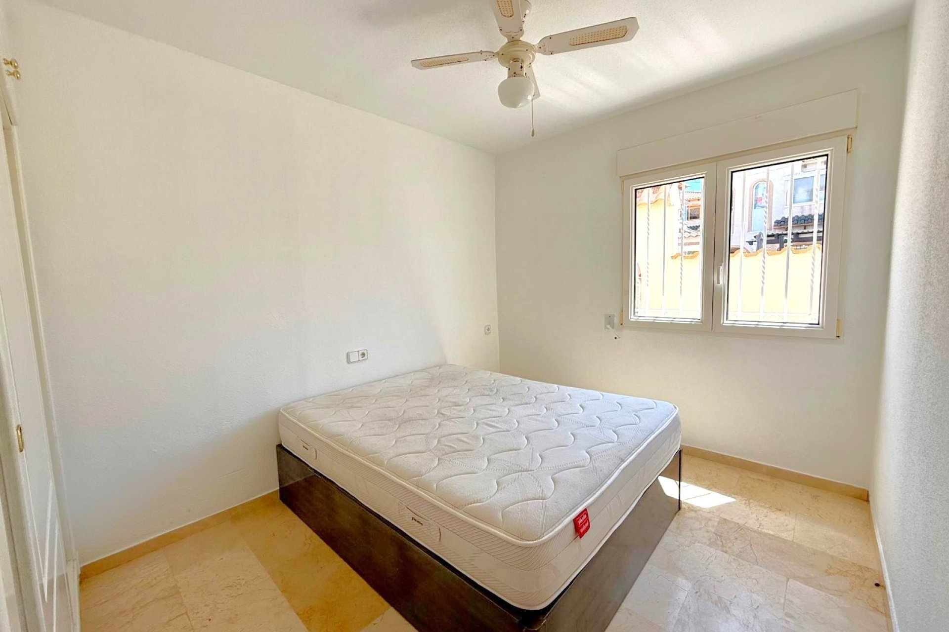 Resale - Villa -
Orihuela Costa - Villamartín