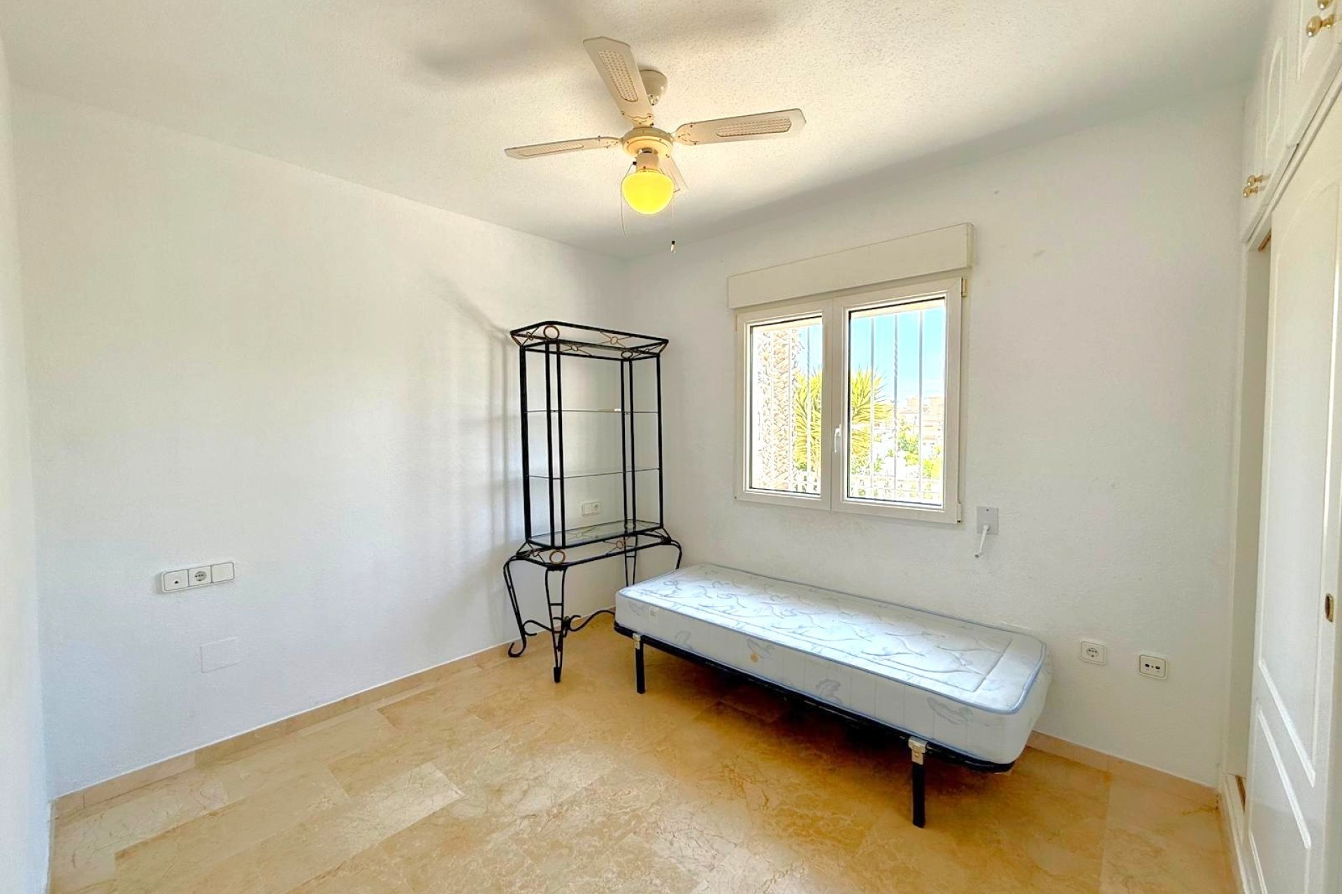 Resale - Villa -
Orihuela Costa - Villamartín
