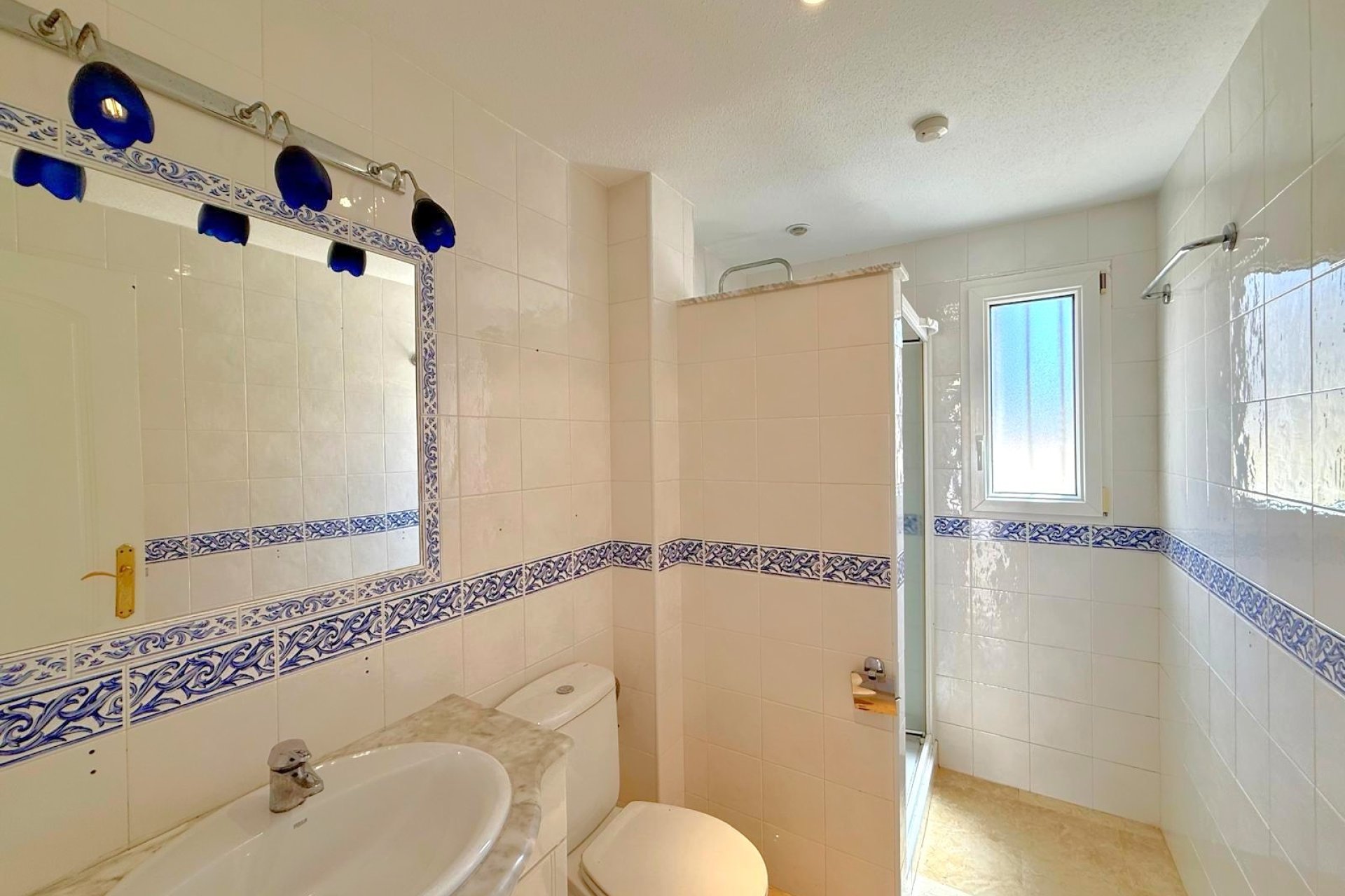 Resale - Villa -
Orihuela Costa - Villamartín