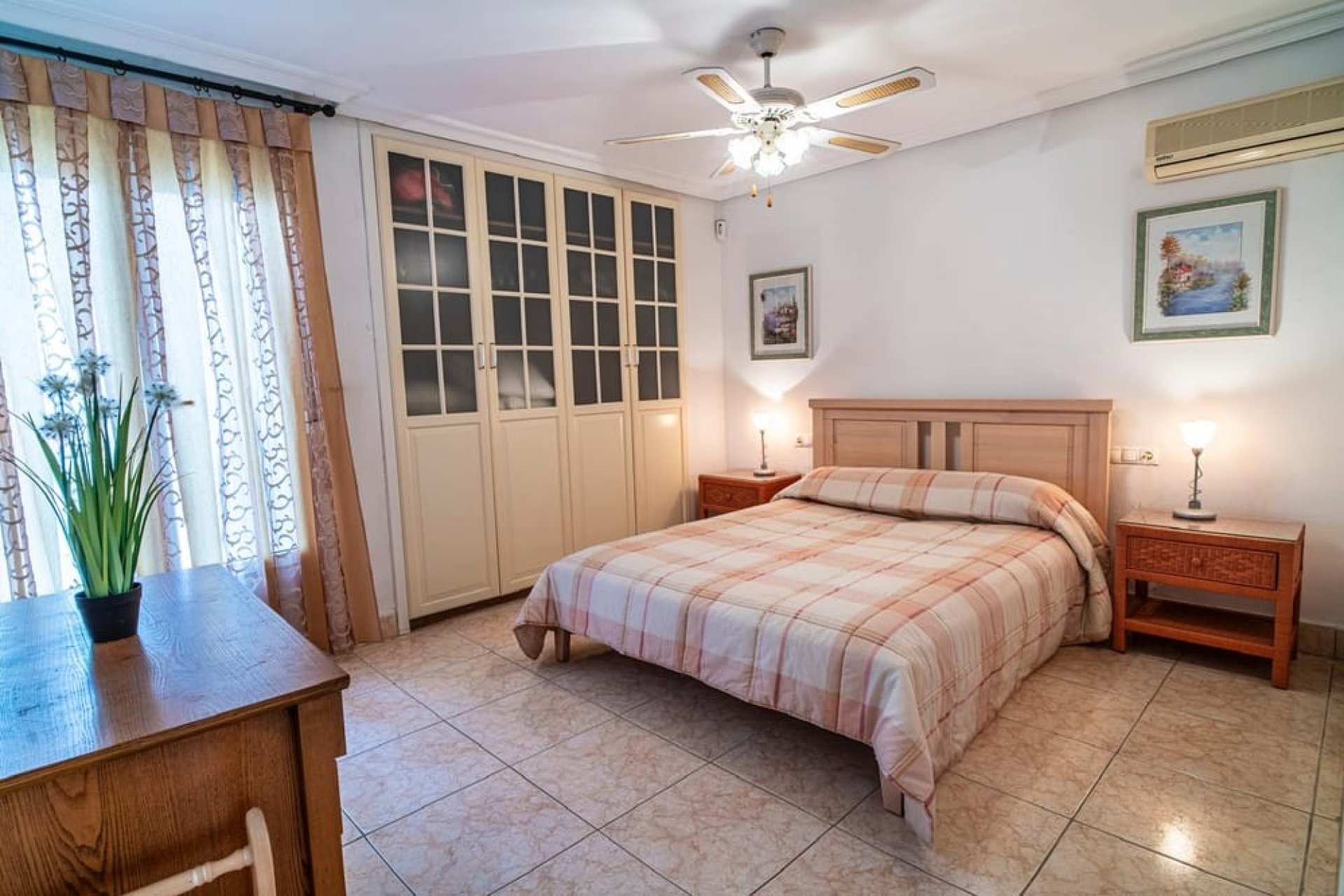 Resale - Villa -
Orihuela Costa - Villamartín