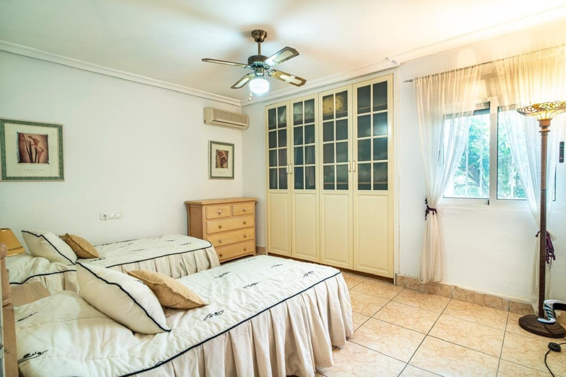 Resale - Villa -
Orihuela Costa - Villamartín