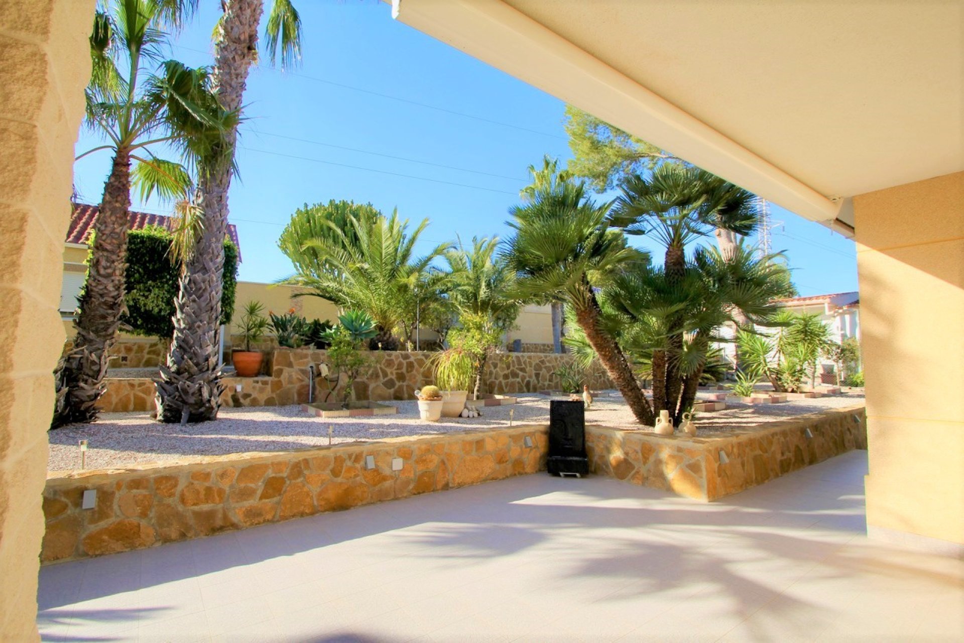 Resale - Villa -
Orihuela Costa - Villamartín