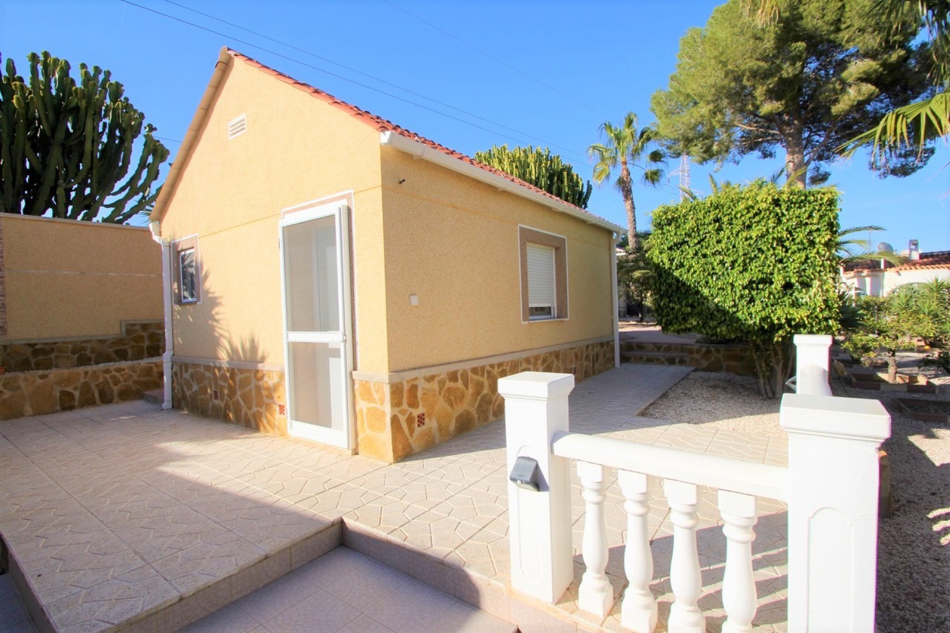 Resale - Villa -
Orihuela Costa - Villamartín