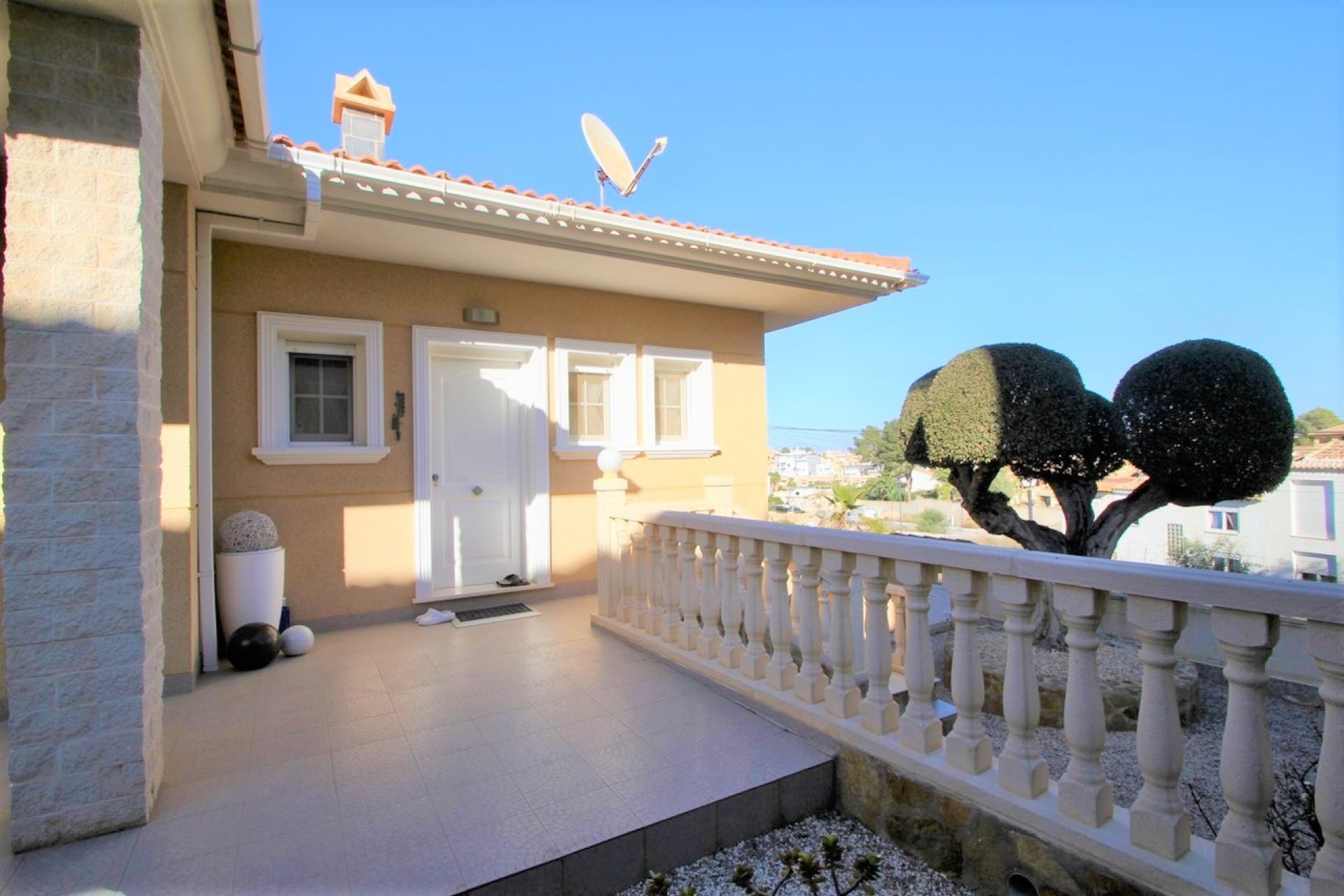 Resale - Villa -
Orihuela Costa - Villamartín