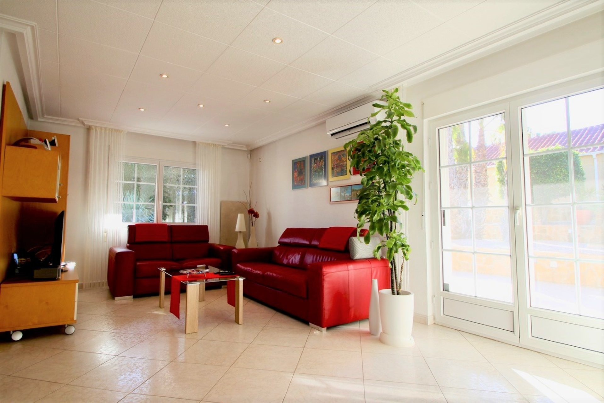 Resale - Villa -
Orihuela Costa - Villamartín