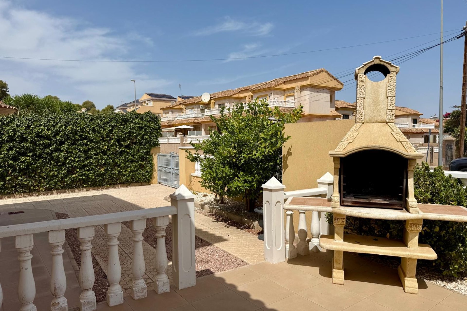 Resale - Villa -
Orihuela Costa - Villamartín