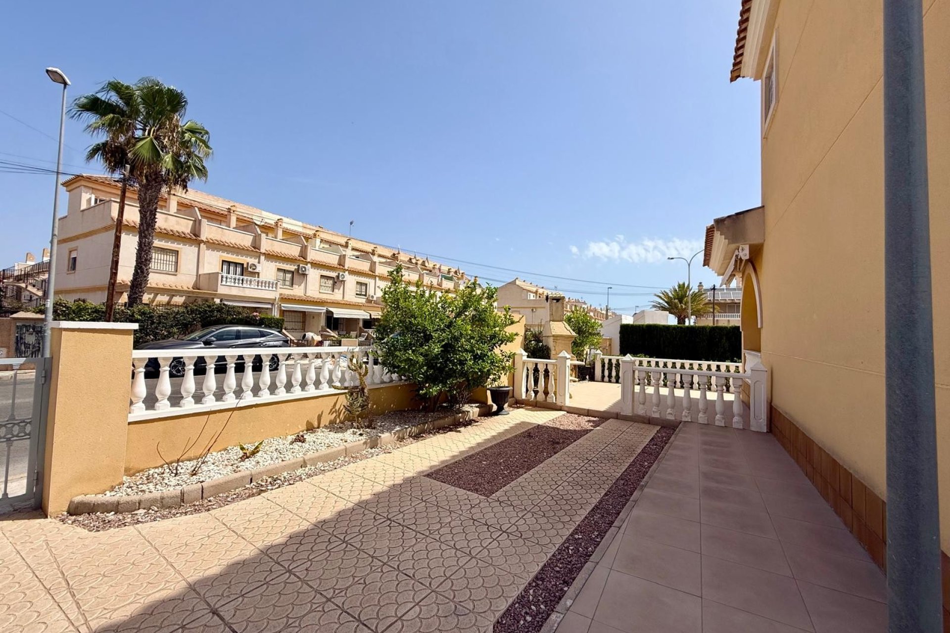 Resale - Villa -
Orihuela Costa - Villamartín