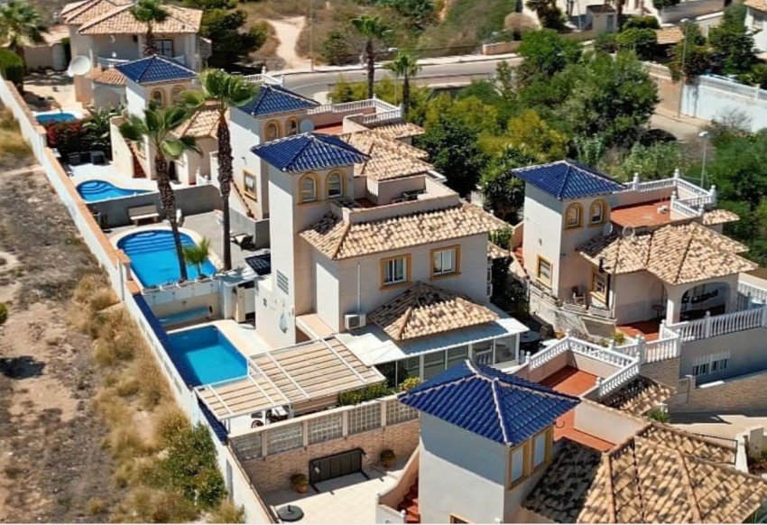 Resale - Villa -
Playa Flamenca - Play Flamenca