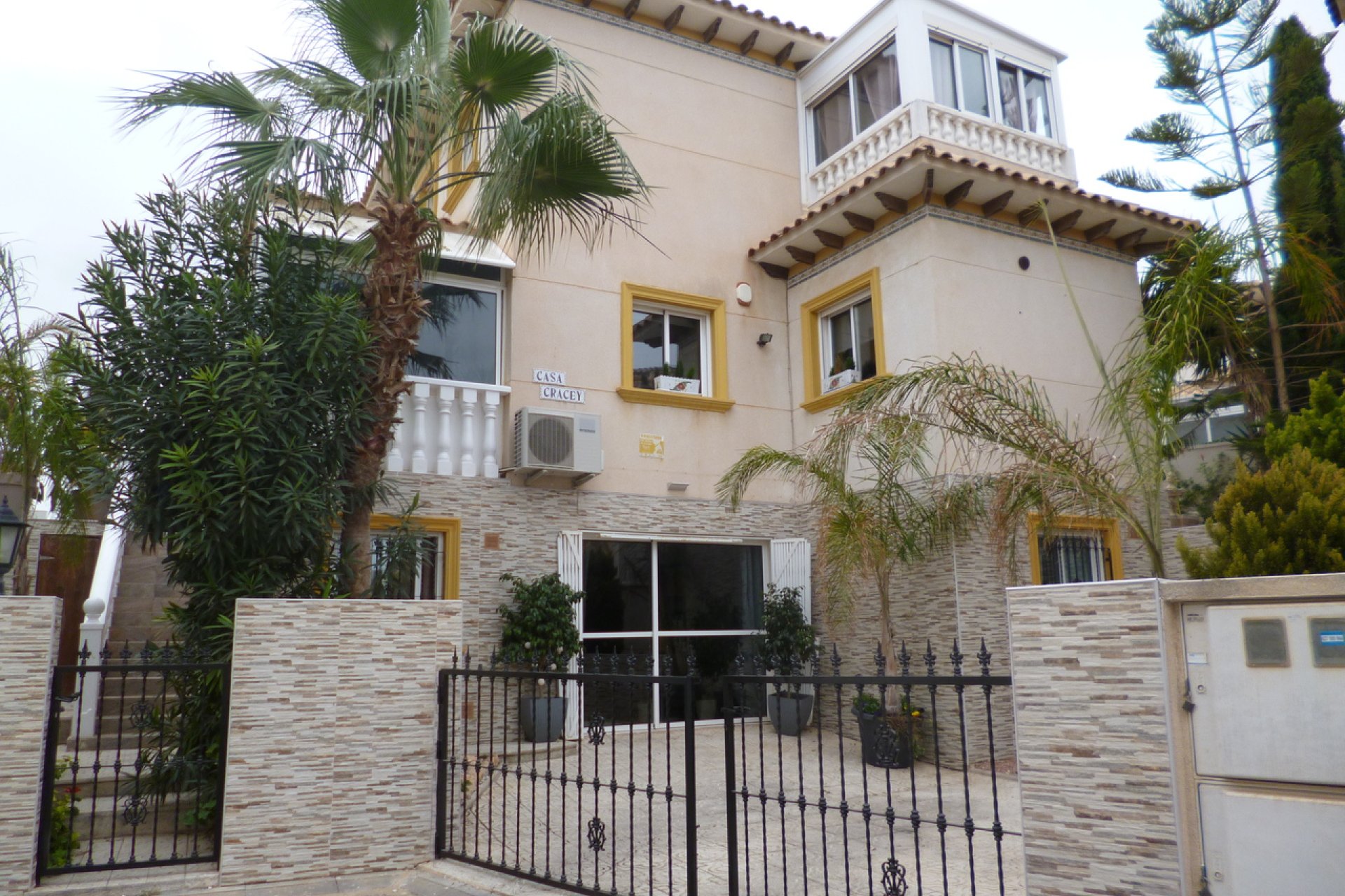Resale - Villa -
Playa Flamenca - Play Flamenca