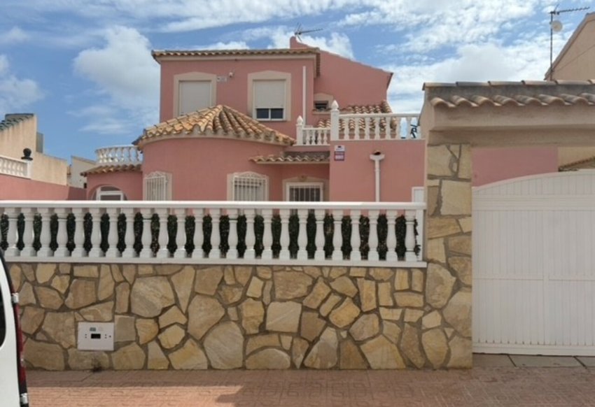 Resale - Villa -
Playa Flamenca - Play Flamenca