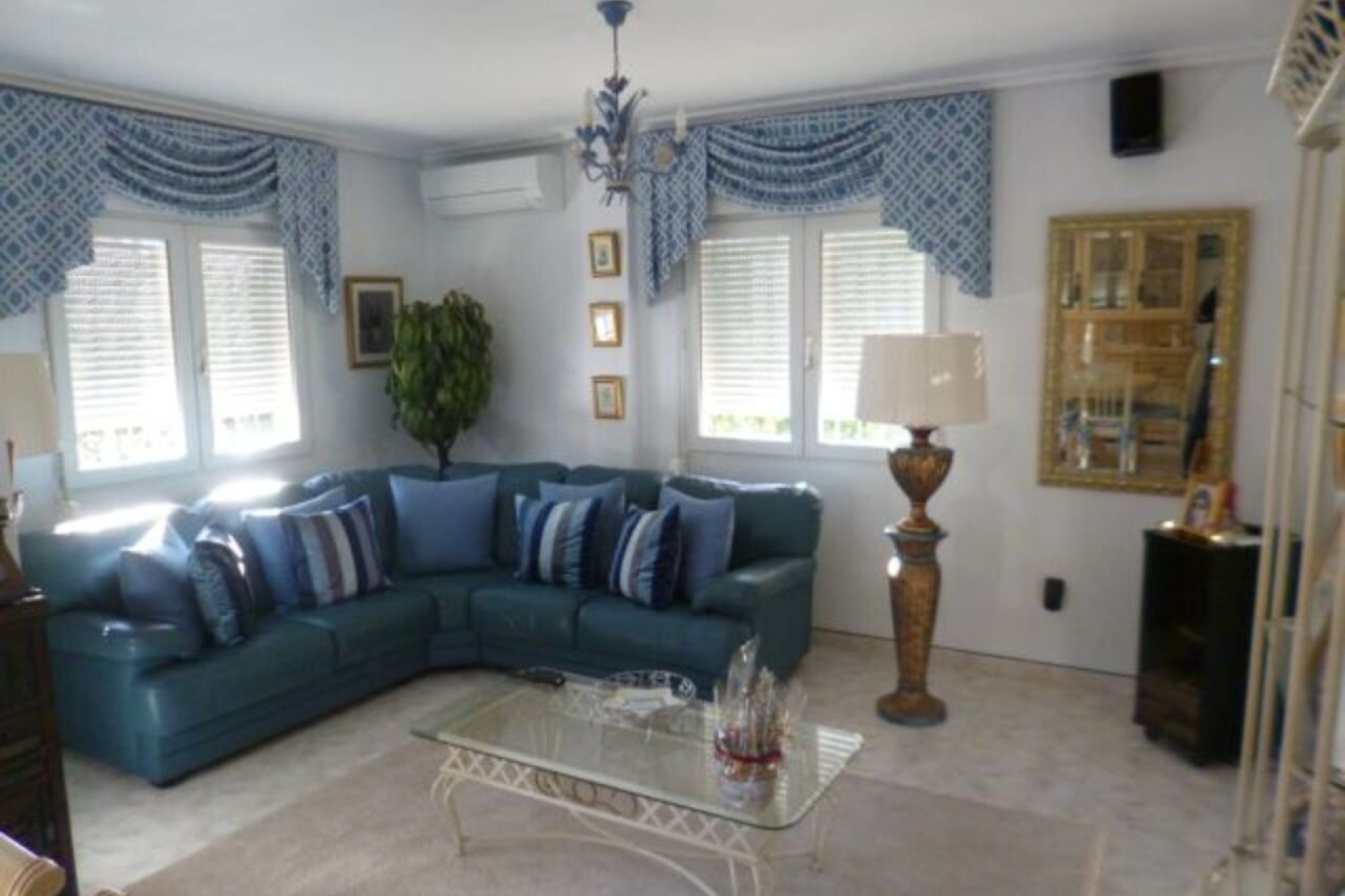 Resale - Villa -
Playa Flamenca - Play Flamenca