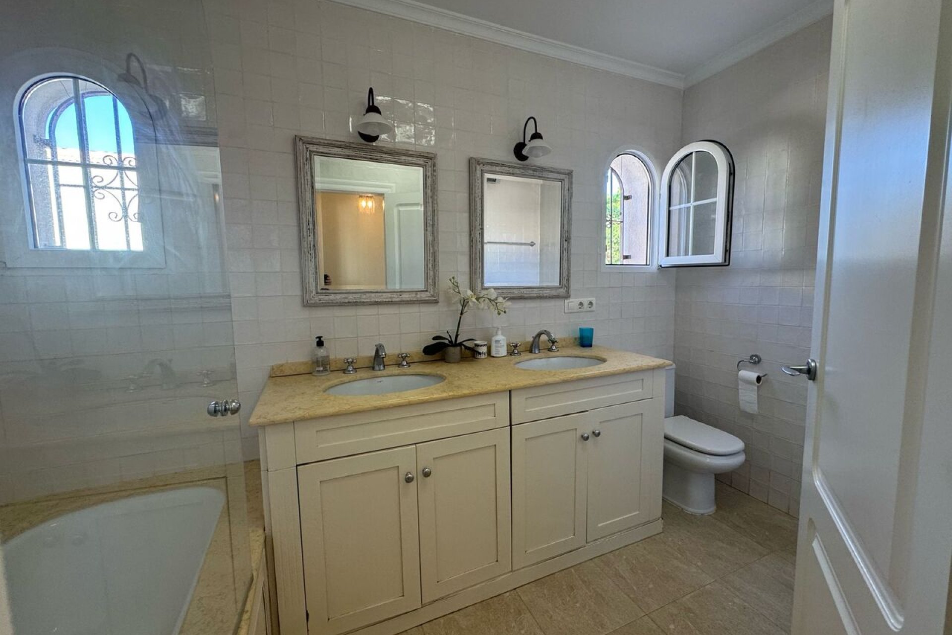 Resale - Villa -
Playa Flamenca - Play Flamenca